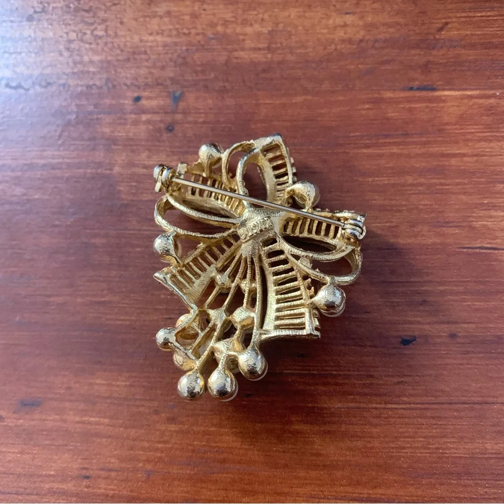 Lisner Vintage gold tone and pearl bow flower brooch pin